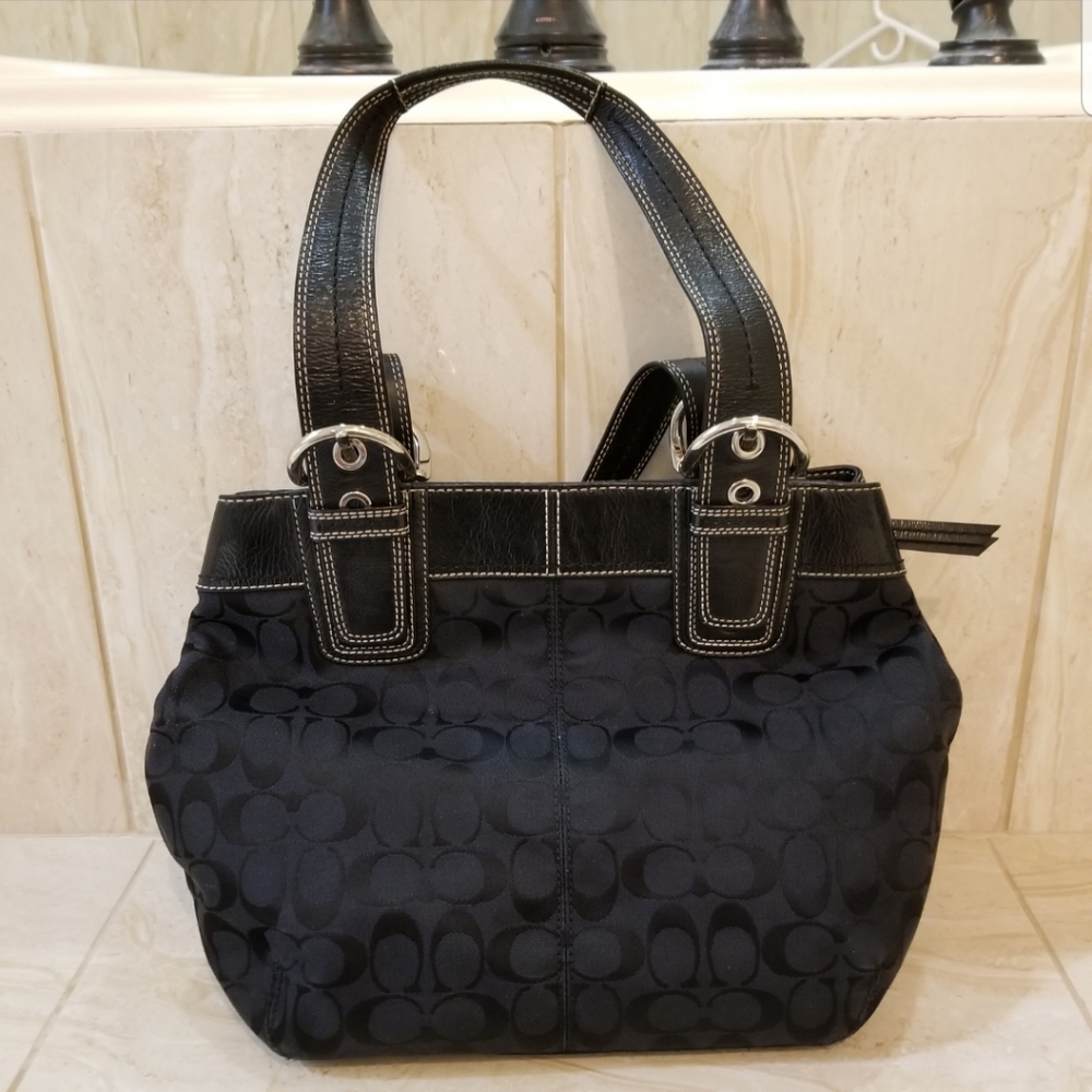 *Host Pick!!  Authentic Coach Hobo Bag*